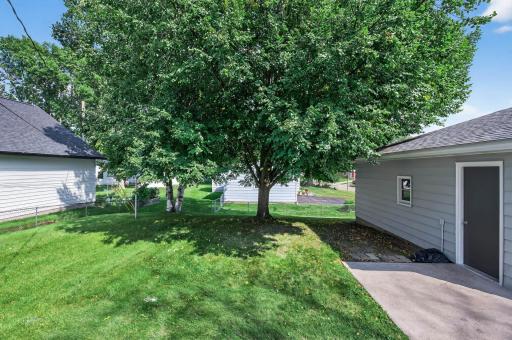 1105 Greystone Avenue N, Saint Paul, MN 55128