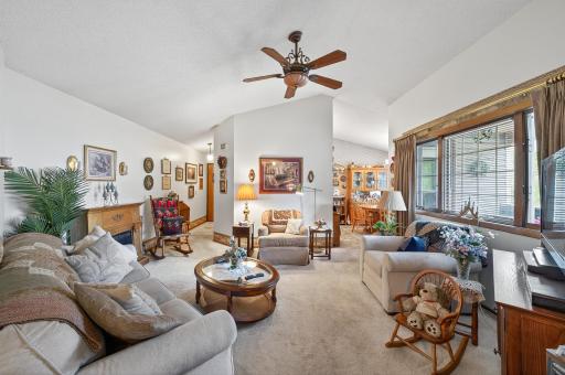 800 98th Avenue NW, 201NW, Minneapolis, MN 55433