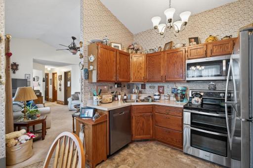 800 98th Avenue NW, 201NW, Minneapolis, MN 55433