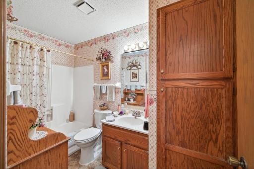 800 98th Avenue NW, 201NW, Minneapolis, MN 55433