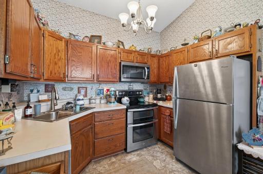 800 98th Avenue NW, 201NW, Minneapolis, MN 55433