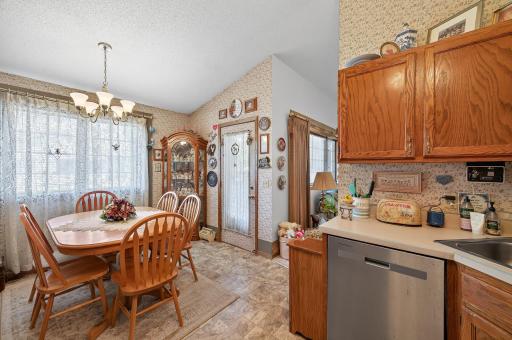 800 98th Avenue NW, 201NW, Minneapolis, MN 55433