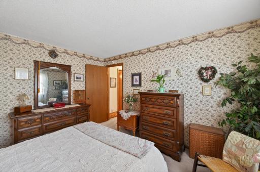 800 98th Avenue NW, 201NW, Minneapolis, MN 55433