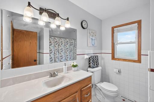 2076 Larpenteur Avenue E, Saint Paul, MN 55109
