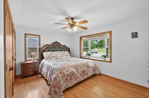 2076 Larpenteur Avenue E, Saint Paul, MN 55109