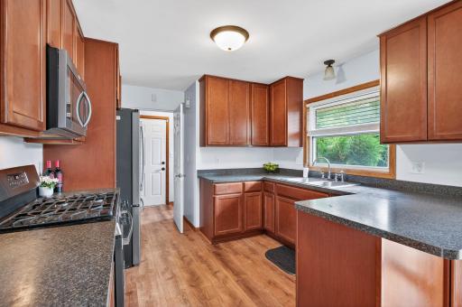 2076 Larpenteur Avenue E, Saint Paul, MN 55109