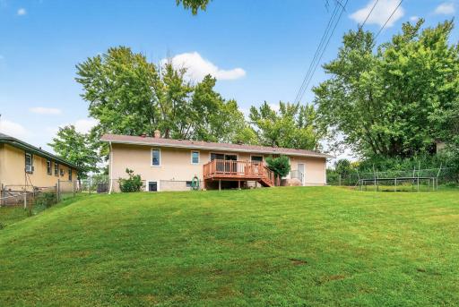 2076 Larpenteur Avenue E, Saint Paul, MN 55109