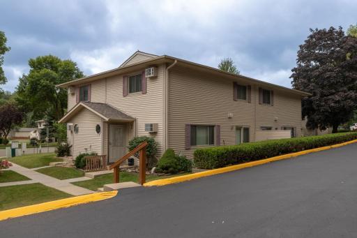 11 Meadow Run Drive SW, B, Rochester, MN 55902