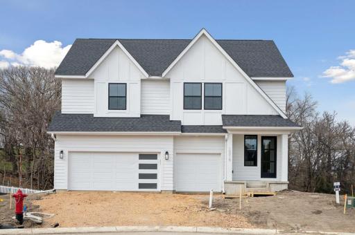 Photo taken from previous model with a similar floorplan. While similar, some options shown in the picture may not be included in this pricing. Please ask for a detailed list of included features for this listing - including exact exterior colors.