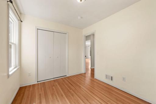 30-web-or-mls-5248 Hampshire Ave N-30.jpg