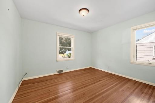27-web-or-mls-5248 Hampshire Ave N-27.jpg