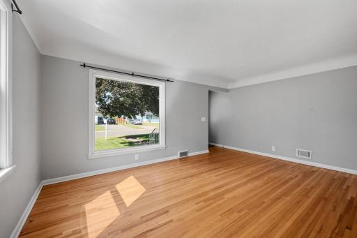 18-web-or-mls-5248 Hampshire Ave N-18.jpg