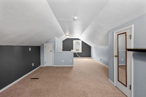 39-web-or-mls-5248 Hampshire Ave N-39.jpg