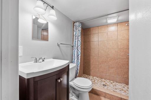 44-web-or-mls-5248 Hampshire Ave N-44.jpg