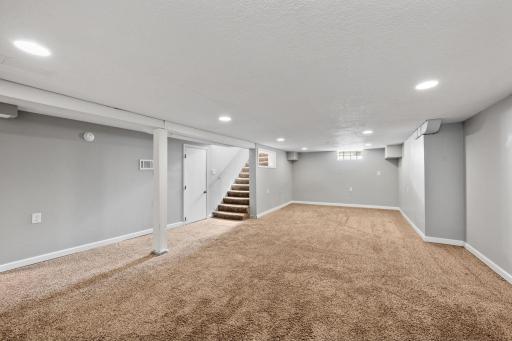 40-web-or-mls-5248 Hampshire Ave N-40.jpg