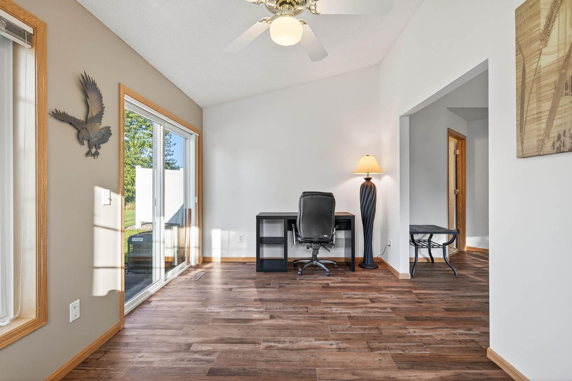 Sun room/ Office/ Flex Room