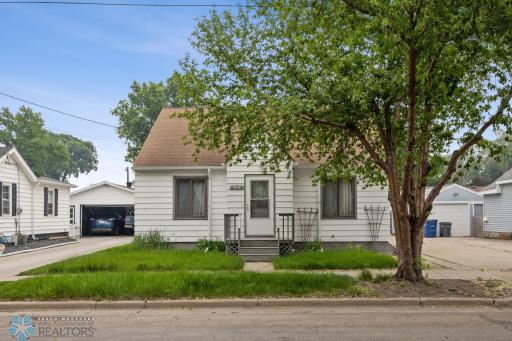 214 14th Street N, Moorhead, MN 56560