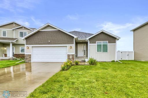 6162 60th Avenue S, Fargo, ND 58104