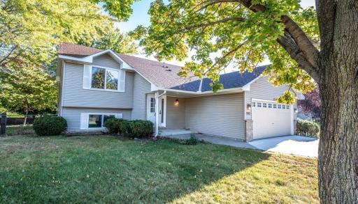 793 Lupine Ct Shakopee MN-large-001-022-Front of Home-1500x860-72dpi.jpg