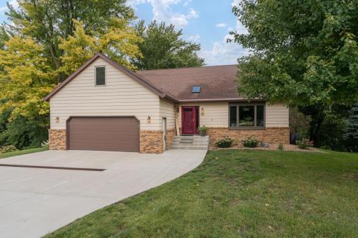 20 Caroletta Court, Mankato, MN 56001
