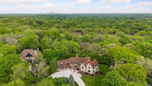 Wonderfully situated less 3 minutes to Ridgedale shopping areas and 15 minutes into downtown Minneapolis.