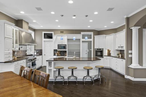 6155 Country Lane, Loretto, MN 55357