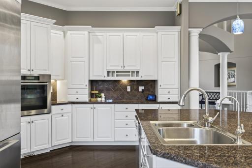 6155 Country Lane, Loretto, MN 55357