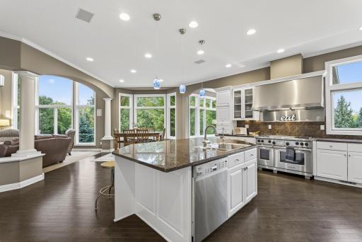6155 Country Lane, Loretto, MN 55357