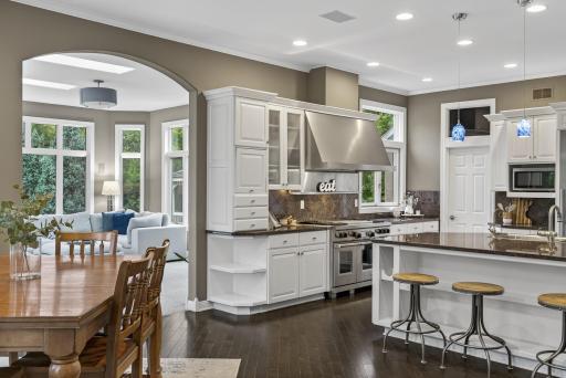 6155 Country Lane, Loretto, MN 55357