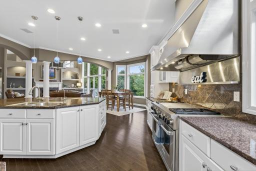 6155 Country Lane, Loretto, MN 55357
