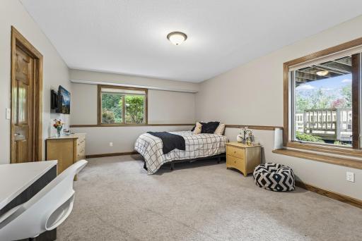 6155 Country Lane, Loretto, MN 55357
