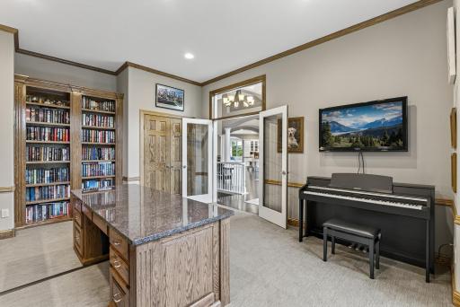 6155 Country Lane, Loretto, MN 55357