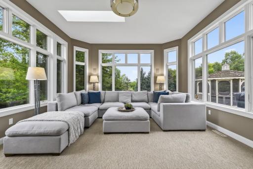 6155 Country Lane, Loretto, MN 55357