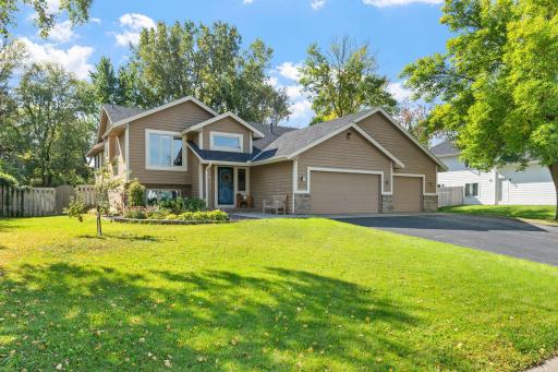 15201 82nd Avenue N, Maple Grove, MN 55311