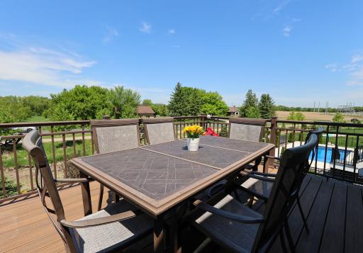 Maintenance free deck to just enjoy the warm summers!