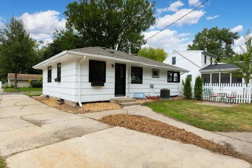Steps from Knollwood Mall, restaurants, groceries, and shops
