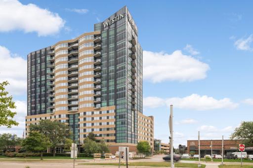 Welcome to the Galleria Residences #804 above the Westin with amenities galore