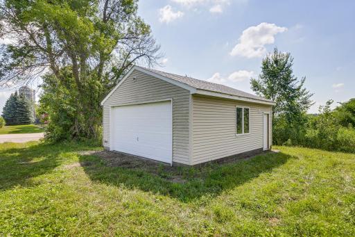 36518 211th Avenue, Le Center, MN 56057