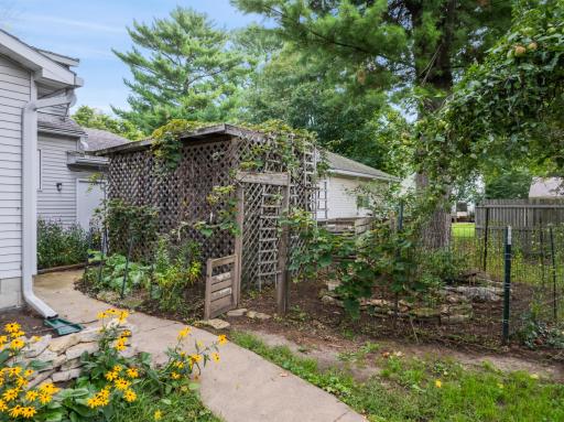 327 2nd Street NW, Blooming Prairie, MN 55917