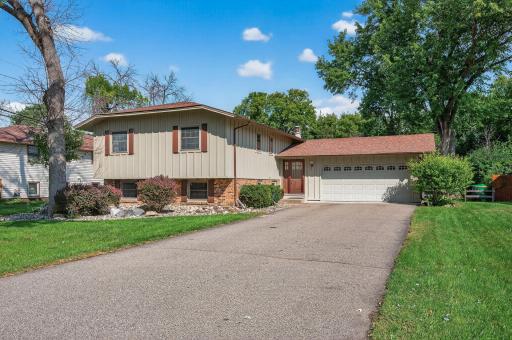 3808 83rd Avenue N, Minneapolis, MN 55443