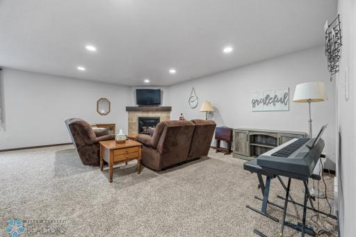 4941 Chelsea Lane S, Fargo, ND 58104