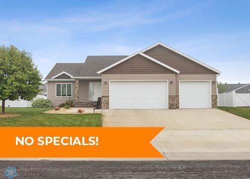 4941 Chelsea Lane S, Fargo, ND 58104