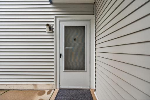 1740 Pleasant Street, H, Saint Paul, MN 55113