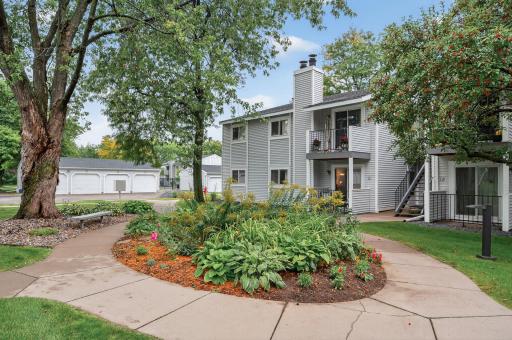 1740 Pleasant Street, H, Saint Paul, MN 55113