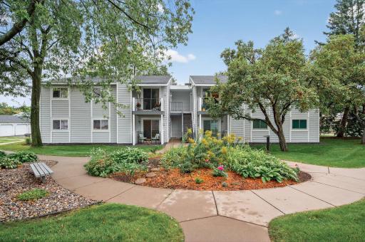 1740 Pleasant Street, H, Saint Paul, MN 55113