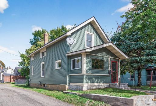 Photo for 1075 Case Avenue, Saint Paul, MN 55106 - listing #6784766 Beautiful home featuring fully fenced yard!