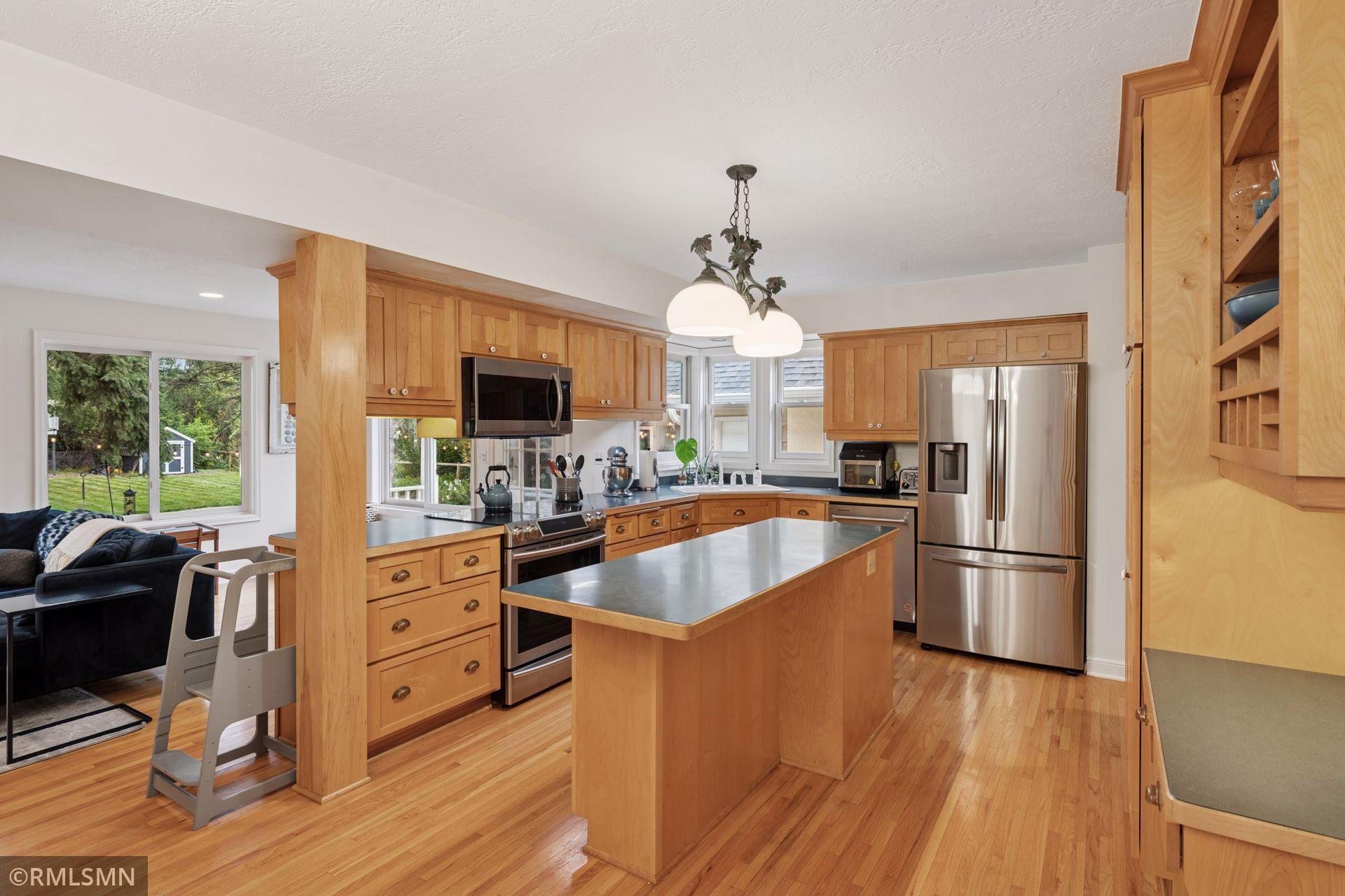 Center island and stainless appliances