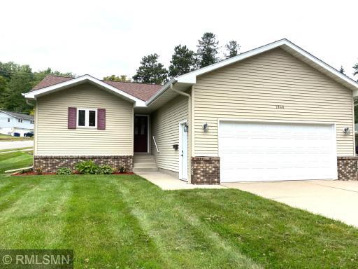 3Bedroom 2 FULL Bath Main Level Living Home