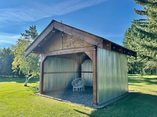 310 7th Street SW, Roseau, MN 56751