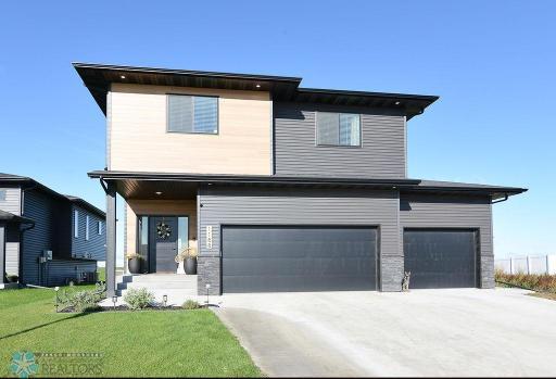 1188 Jill Drive W, West Fargo, ND 58078